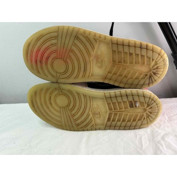 Nike Air Jordan 1 Kids Size 1.5 Mid SE Glow In The Dark Sneakers 2019 - Picture 5 of 6